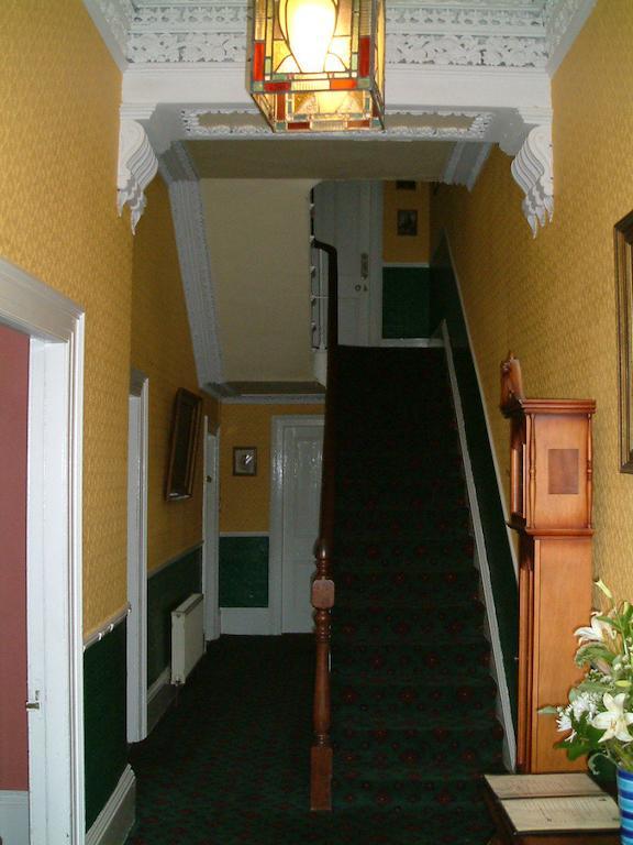 Bed and Breakfast Claremont House Dun Laoghaire Exterior foto