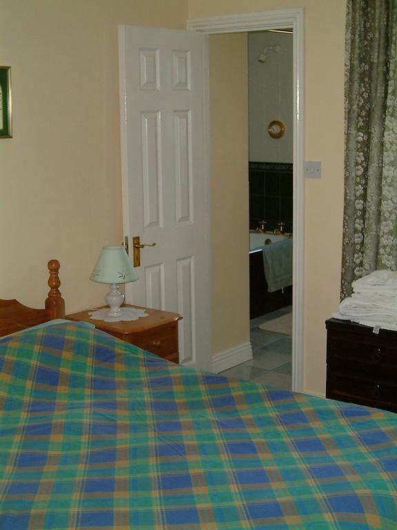 Bed and Breakfast Claremont House Dun Laoghaire Habitación foto